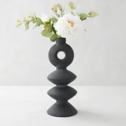 Yara Vase