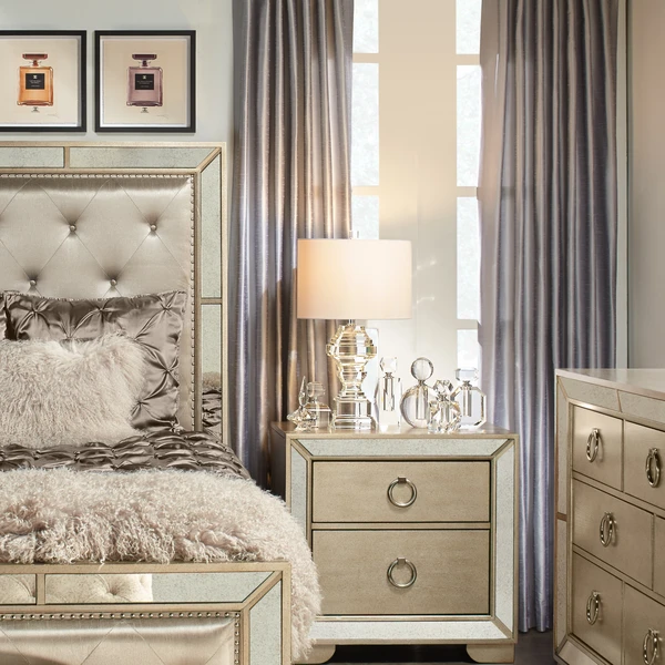 Priscilla Perfume Bottle - Image 4